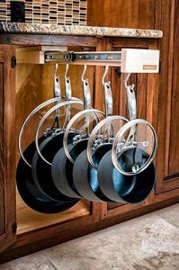 kitchen-hanging-pot-pull-out